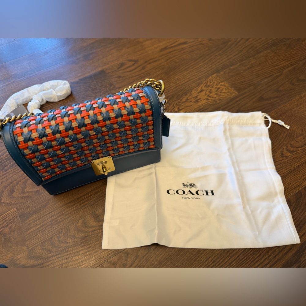 New COACH Hutton Shoulder Bag with Weaving Chain Crossbody - Picture 3 of 14